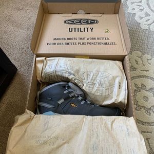 Keen targhee III hiking boots